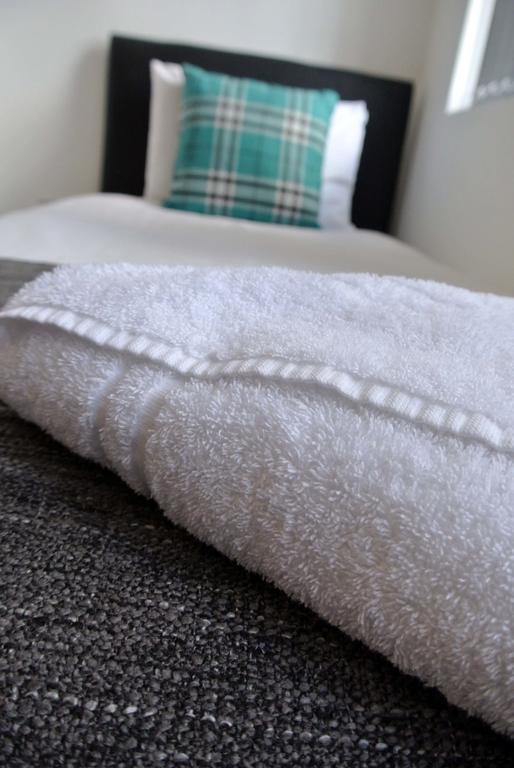 Approved Serviced Apartments Gorse Hill Manchester Eksteriør billede