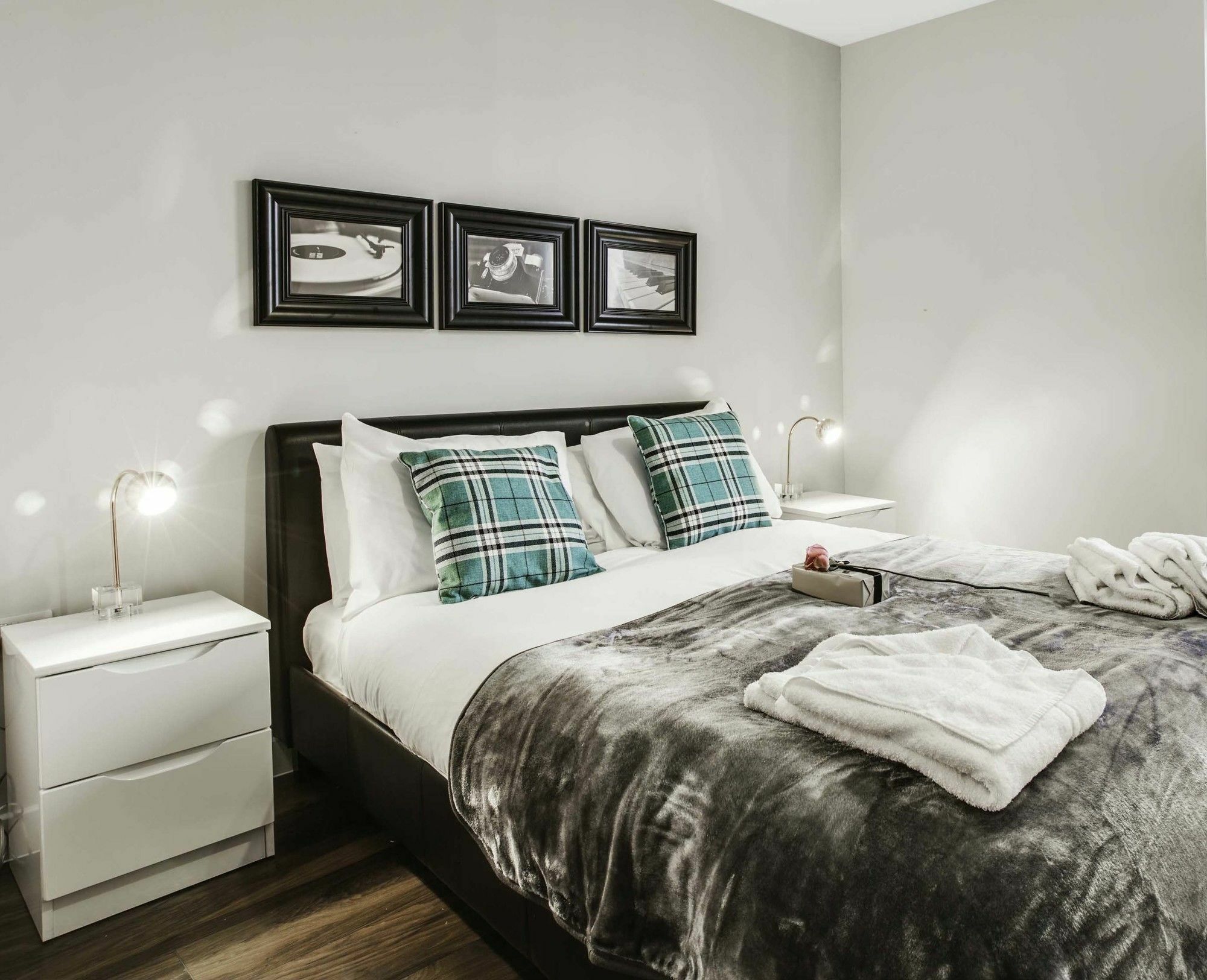 Approved Serviced Apartments Gorse Hill Manchester Eksteriør billede